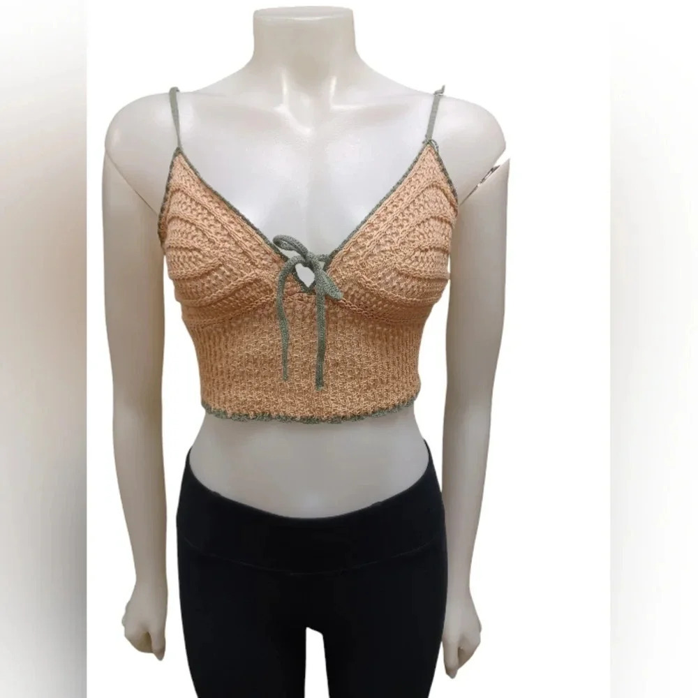 Love Knits NWT Tan and Green Knit Crop Top  Size Medium